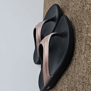 Oofos Oolala Black & Sparkly Pink Thong Flip Flops Slides Sz 10 Womens